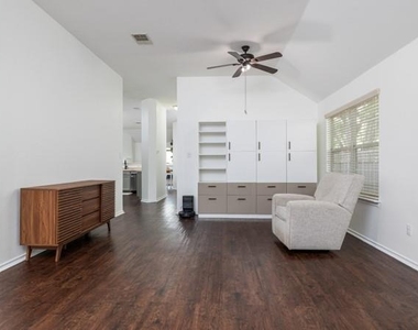 536 W Metcalfe St - Photo Thumbnail 6