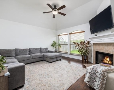 536 W Metcalfe St - Photo Thumbnail 12