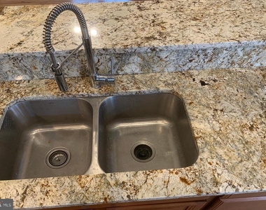 9325 Paragon Way - Photo Thumbnail 14