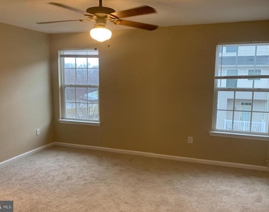 9325 Paragon Way - Photo Thumbnail 25