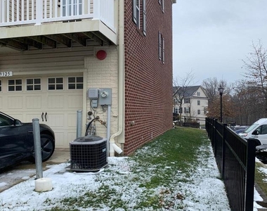 9325 Paragon Way - Photo Thumbnail 37