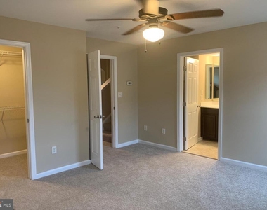 9325 Paragon Way - Photo Thumbnail 26