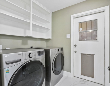 10903 Mellow Ln - Photo Thumbnail 8