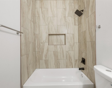 15407 Armstrong Ave - Photo Thumbnail 18