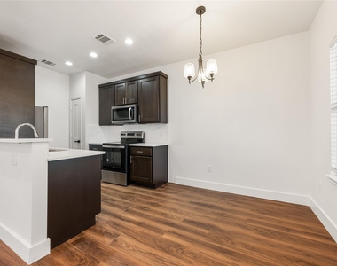 15407 Armstrong Ave - Photo Thumbnail 13