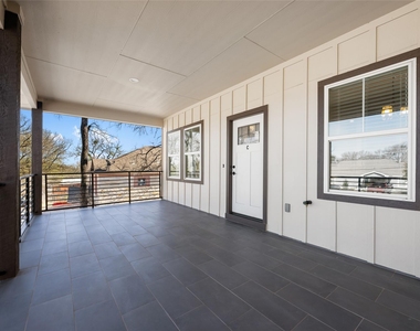 15407 Armstrong Ave - Photo Thumbnail 3