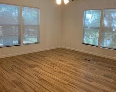 3041 Fm 671 Rd - Photo Thumbnail 6