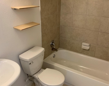 2708 S 1st St - Photo Thumbnail 3