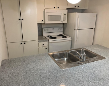 2708 S 1st St - Photo Thumbnail 10