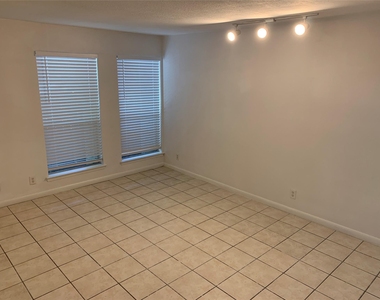 2708 S 1st St - Photo Thumbnail 12