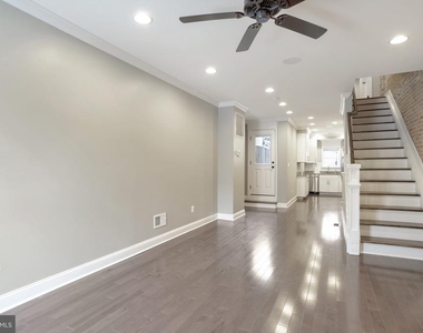 2038 Gough Street - Photo Thumbnail 4