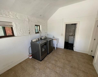 1506 E 2nd St - Photo Thumbnail 12