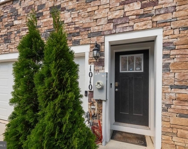 1010 Tuscany Lane - Photo Thumbnail 43