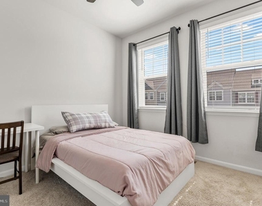 1010 Tuscany Lane - Photo Thumbnail 23