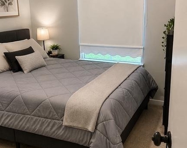 7821 Leonardo Court - Photo Thumbnail 3