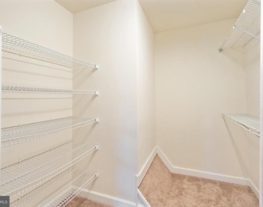 3546 Carriage Walk Lane - Photo Thumbnail 19