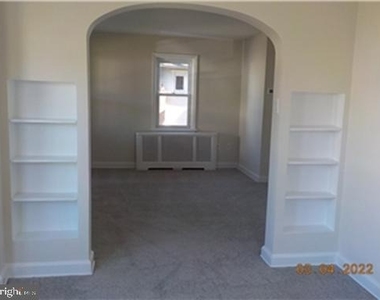 104 Colonial Avenue - Photo Thumbnail 3