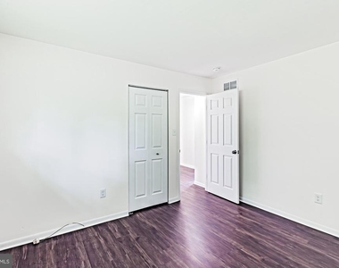 581 Hemingway Drive - Photo Thumbnail 8