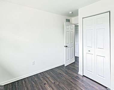 581 Hemingway Drive - Photo Thumbnail 4