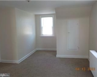 104 Colonial Avenue - Photo Thumbnail 4
