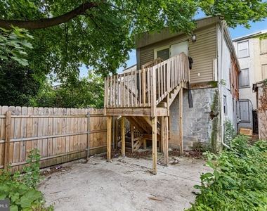715 W 8th - Photo Thumbnail 1