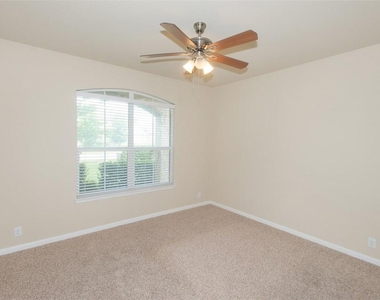1902 Laminar Creek Rd - Photo Thumbnail 12