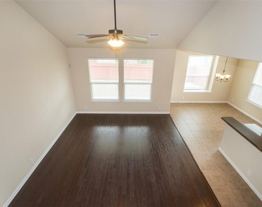 1902 Laminar Creek Rd - Photo Thumbnail 5