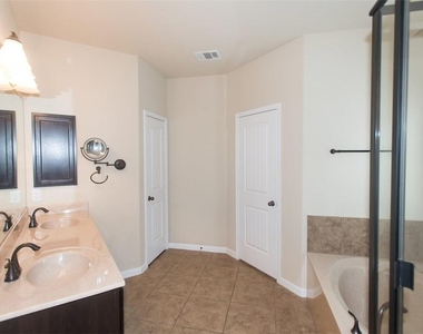 1902 Laminar Creek Rd - Photo Thumbnail 17
