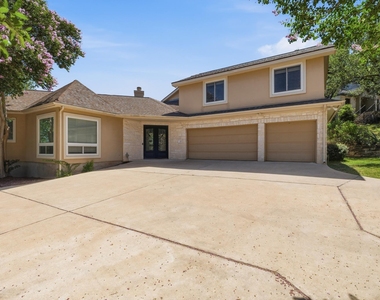 409 Beardsley Ln - Photo Thumbnail 17