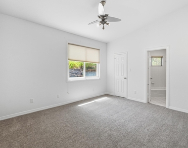 409 Beardsley Ln - Photo Thumbnail 22