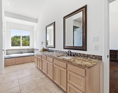 409 Beardsley Ln - Photo Thumbnail 13