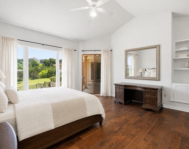 409 Beardsley Ln - Photo Thumbnail 11