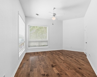 409 Beardsley Ln - Photo Thumbnail 24
