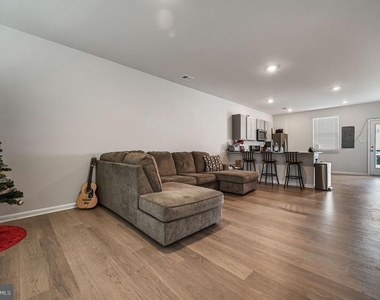 113 Ridgely Blvd - Photo Thumbnail 1
