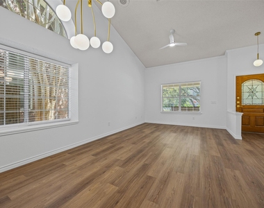 8417 Cornerwood Dr - Photo Thumbnail 7