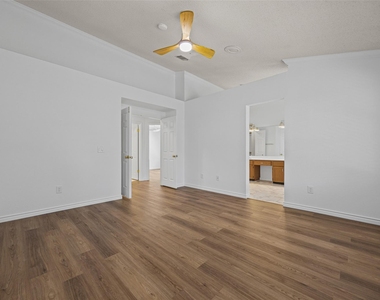 8417 Cornerwood Dr - Photo Thumbnail 16