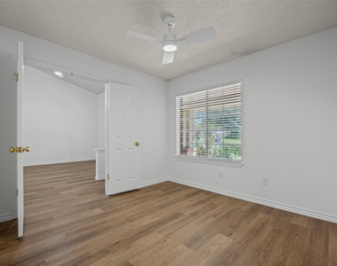 8417 Cornerwood Dr - Photo Thumbnail 20
