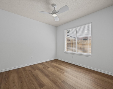 8417 Cornerwood Dr - Photo Thumbnail 21
