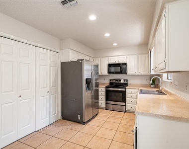 3800 Foust Trl - Photo Thumbnail 5