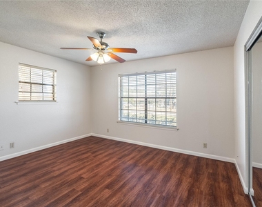 3800 Foust Trl - Photo Thumbnail 11
