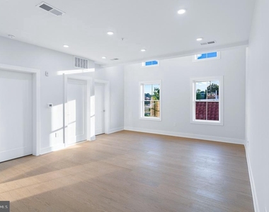1109 Nw Fern Street Nw - Photo Thumbnail 8