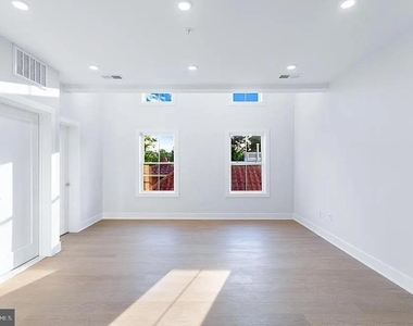 1109 Nw Fern Street Nw - Photo Thumbnail 7