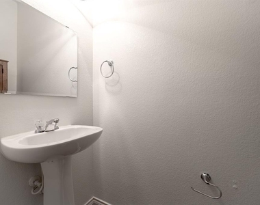 14525 Harris Ridge Blvd - Photo Thumbnail 16