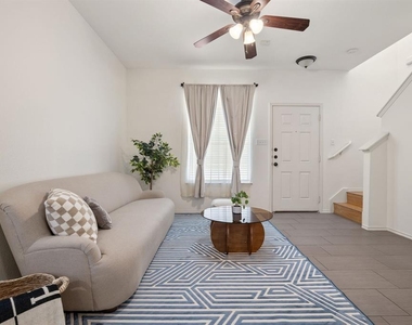 14525 Harris Ridge Blvd - Photo Thumbnail 4