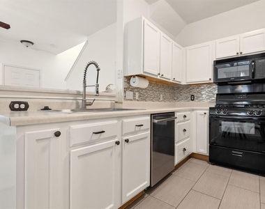 14525 Harris Ridge Blvd - Photo Thumbnail 6