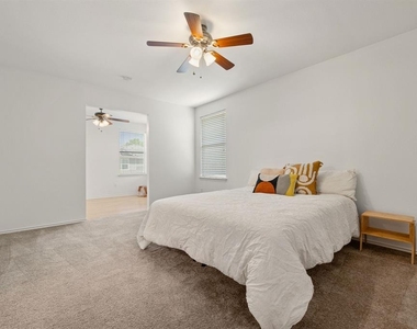 14525 Harris Ridge Blvd - Photo Thumbnail 8