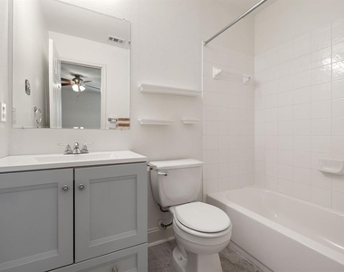 14525 Harris Ridge Blvd - Photo Thumbnail 10