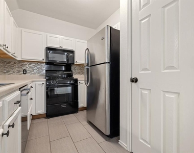 14525 Harris Ridge Blvd - Photo Thumbnail 7