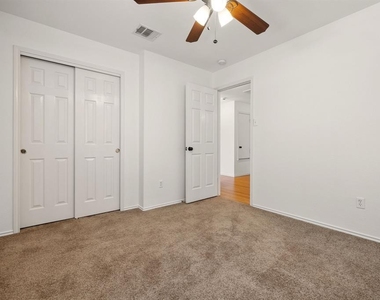 14525 Harris Ridge Blvd - Photo Thumbnail 15