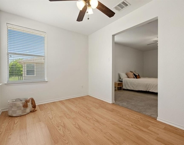 14525 Harris Ridge Blvd - Photo Thumbnail 12